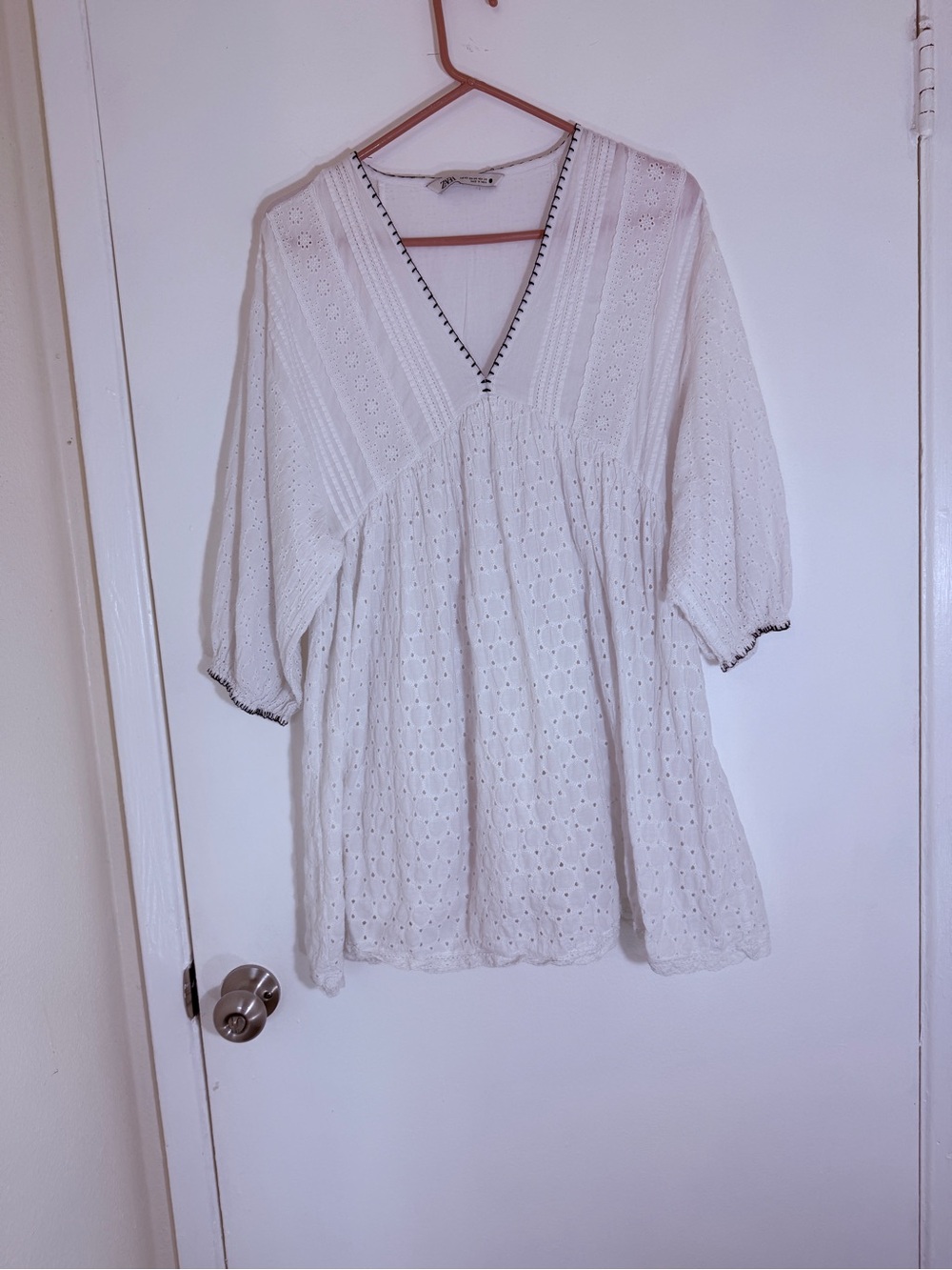 Zara White Eyelet V-Neck Tunic with Black Trim